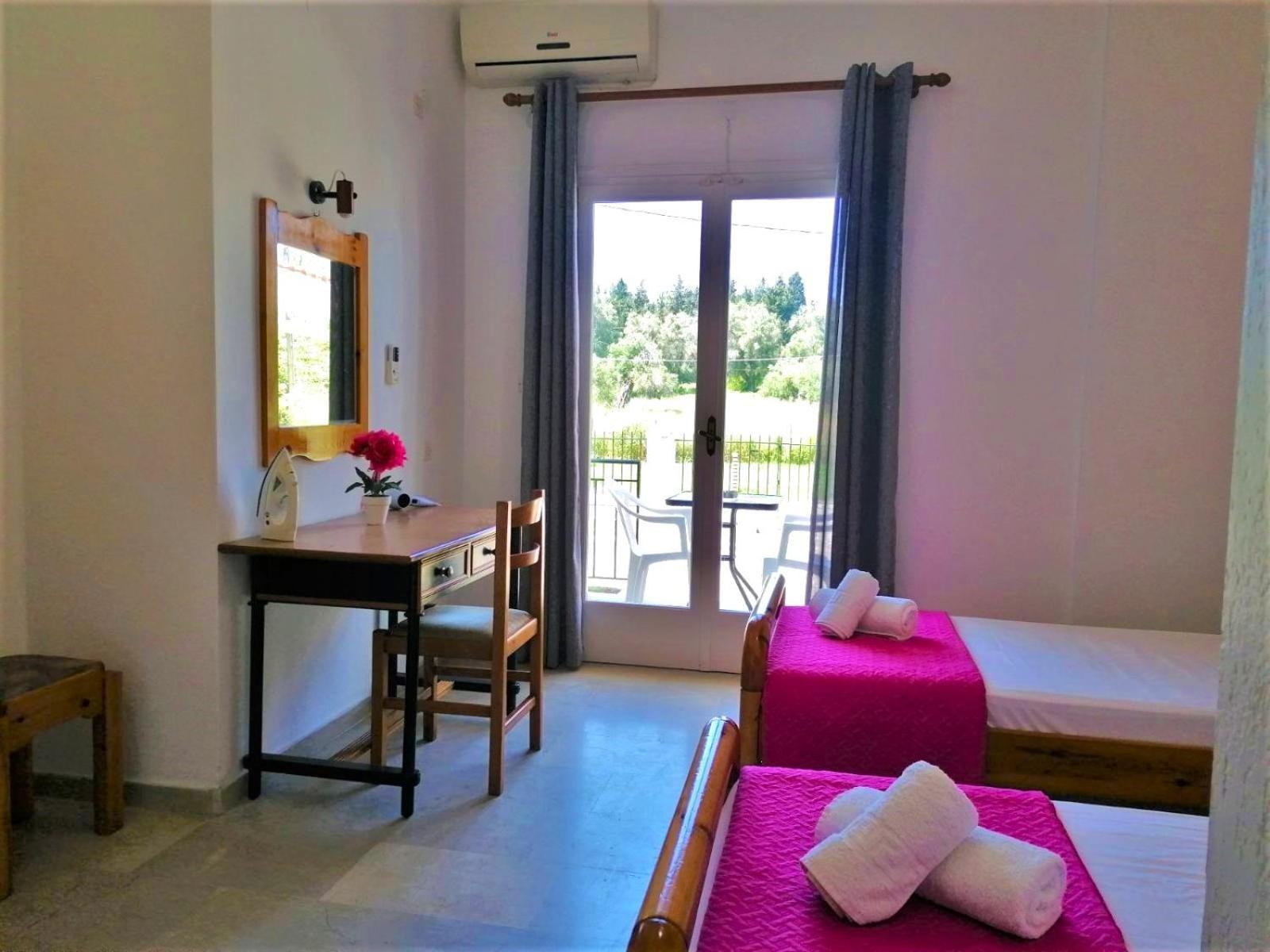 Nikos Apartments 1 กาวอส ภายนอก รูปภาพ